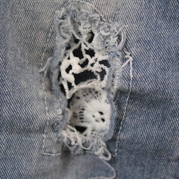 ⭐️Yth Denim 3 for$20⭐️Almost Famous Too Light Blue Denim Cute Patches Girls 12 - Picture 5 of 11